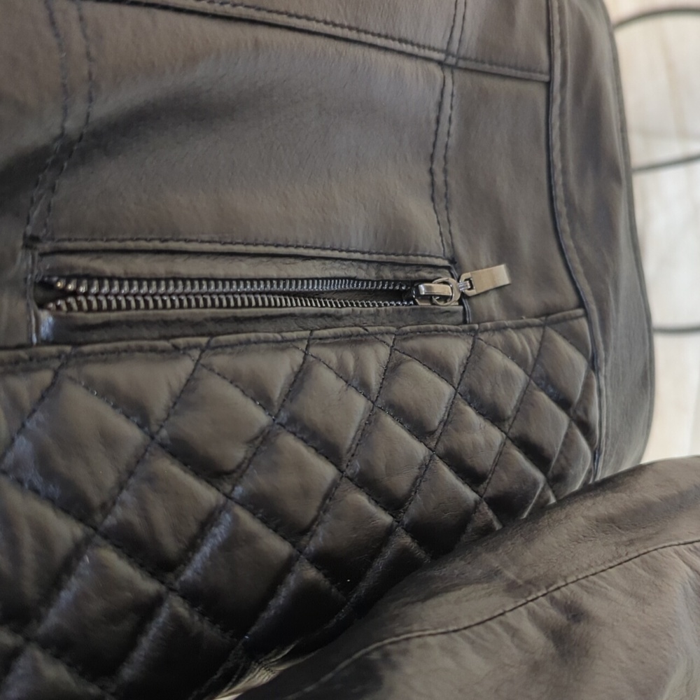 Leather jacket - Picture 4 of 14